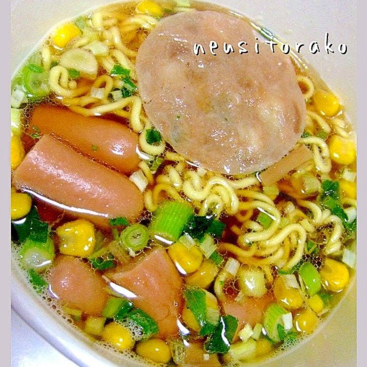 ウィンナーを一緒に茹でよう♡カップ麺